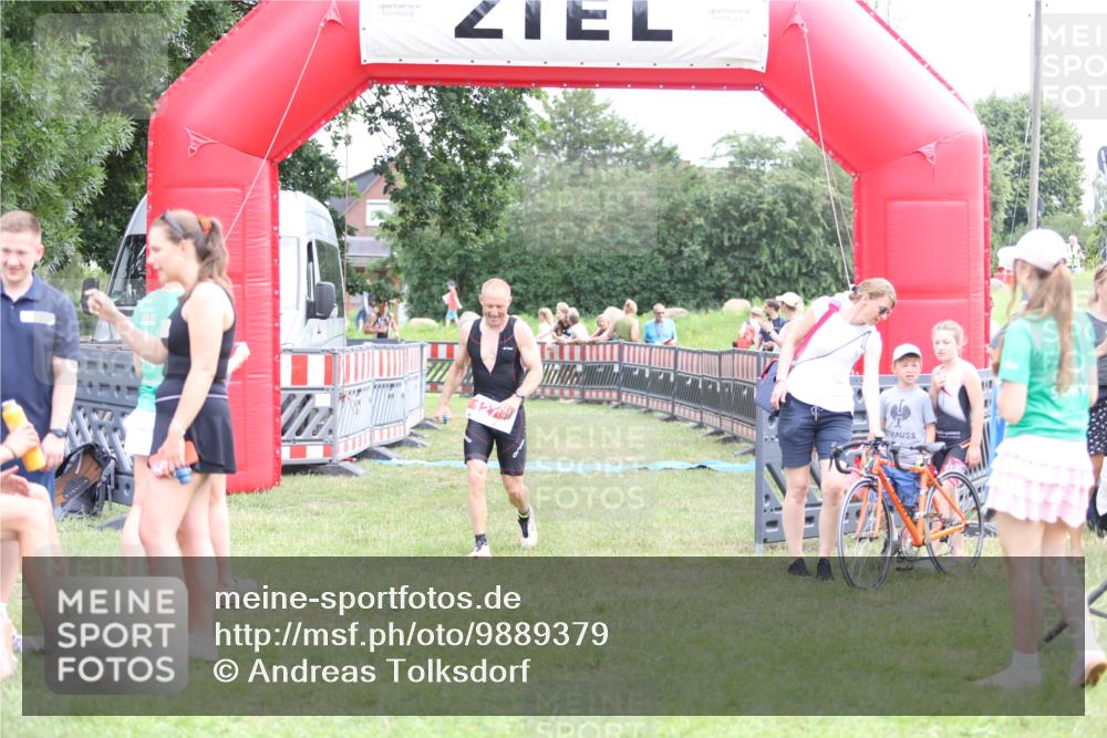21.06.2026 - 29. Vierlanden-Triathlon Andreas Tolksdorf http://msf.ph/oto/9889379 21.06.2026 12:33:18 Ziel 127, 169, 127, 169 meine-sportfotos.de
