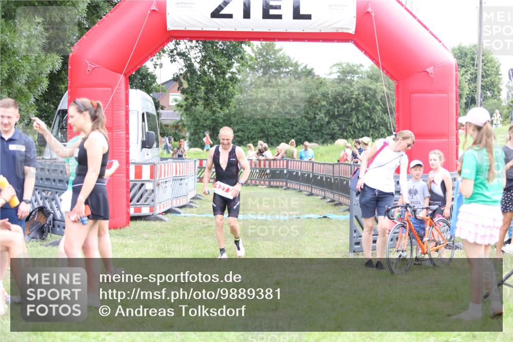 21.06.2026 - 29. Vierlanden-Triathlon Andreas Tolksdorf http://msf.ph/oto/9889381 21.06.2026 12:33:18 Ziel 127, 169, 127, 169 meine-sportfotos.de