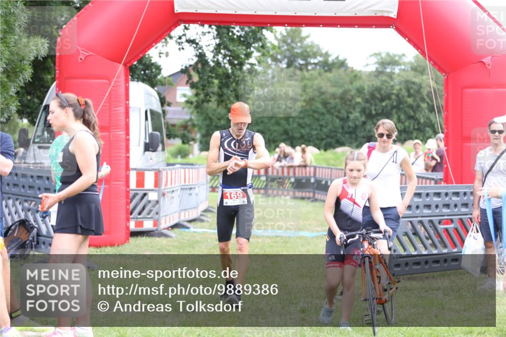 21.06.2026 - 29. Vierlanden-Triathlon Andreas Tolksdorf http://msf.ph/oto/9889386 21.06.2026 12:33:25 Ziel 169, 169 meine-sportfotos.de