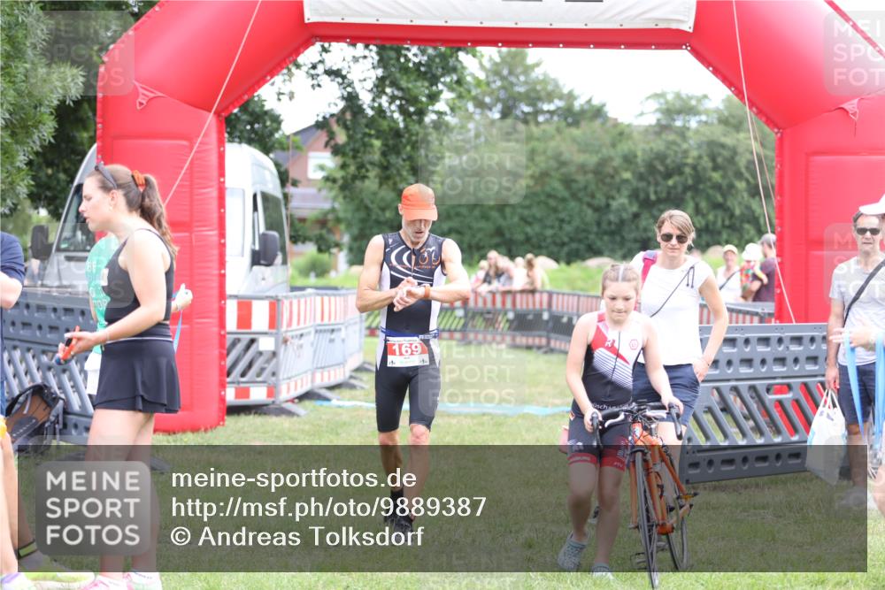 21.06.2026 - 29. Vierlanden-Triathlon Andreas Tolksdorf http://msf.ph/oto/9889387 21.06.2026 12:33:25 Ziel 169, 169 meine-sportfotos.de