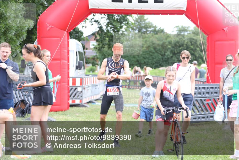 21.06.2026 - 29. Vierlanden-Triathlon Andreas Tolksdorf http://msf.ph/oto/9889390 21.06.2026 12:33:26 Ziel 169, 169 meine-sportfotos.de