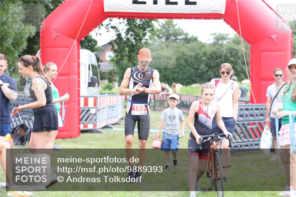 21.06.2026 - 29. Vierlanden-Triathlon Andreas Tolksdorf http://msf.ph/oto/9889393 21.06.2026 12:33:26 Ziel 169, 169 meine-sportfotos.de