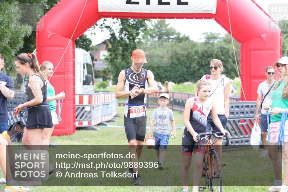21.06.2026 - 29. Vierlanden-Triathlon Andreas Tolksdorf http://msf.ph/oto/9889396 21.06.2026 12:33:27 Ziel 169, 169 meine-sportfotos.de
