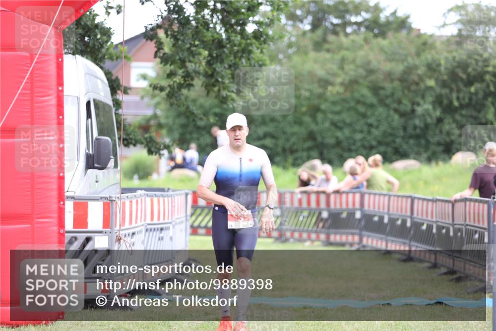 21.06.2026 - 29. Vierlanden-Triathlon Andreas Tolksdorf http://msf.ph/oto/9889398 21.06.2026 12:34:08 Ziel 3, 3 meine-sportfotos.de