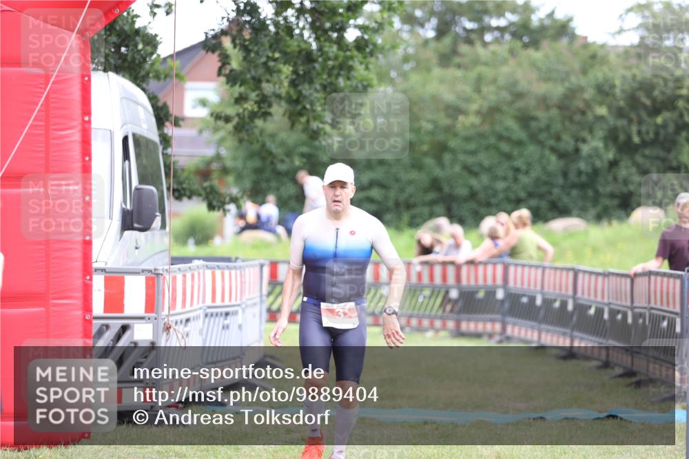 21.06.2026 - 29. Vierlanden-Triathlon Andreas Tolksdorf http://msf.ph/oto/9889404 21.06.2026 12:34:08 Ziel 3, 3 meine-sportfotos.de