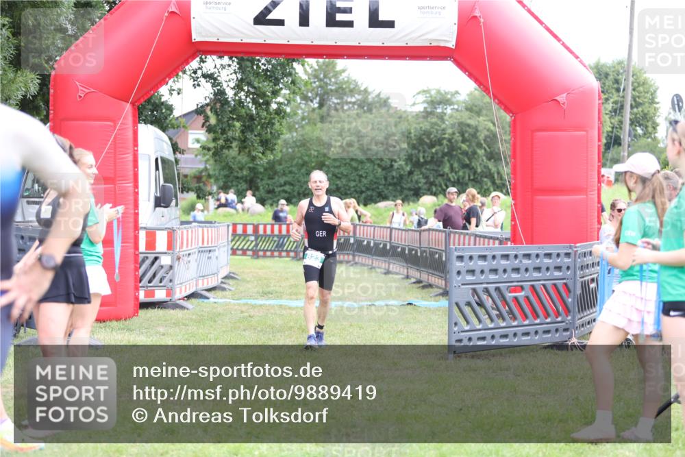 21.06.2026 - 29. Vierlanden-Triathlon Andreas Tolksdorf http://msf.ph/oto/9889419 21.06.2026 12:34:22 Ziel 823, 823 meine-sportfotos.de