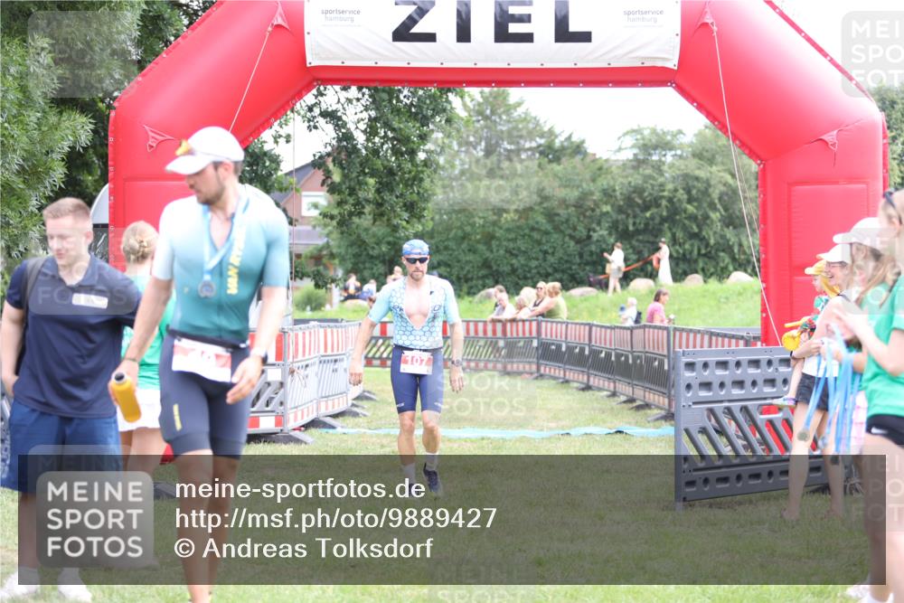 21.06.2026 - 29. Vierlanden-Triathlon Andreas Tolksdorf http://msf.ph/oto/9889427 21.06.2026 12:36:06 Ziel 107, 107 meine-sportfotos.de
