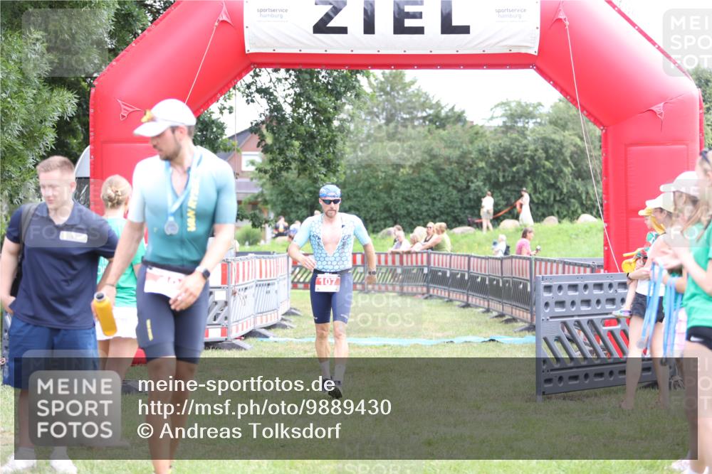 21.06.2026 - 29. Vierlanden-Triathlon Andreas Tolksdorf http://msf.ph/oto/9889430 21.06.2026 12:36:06 Ziel 107, 107 meine-sportfotos.de