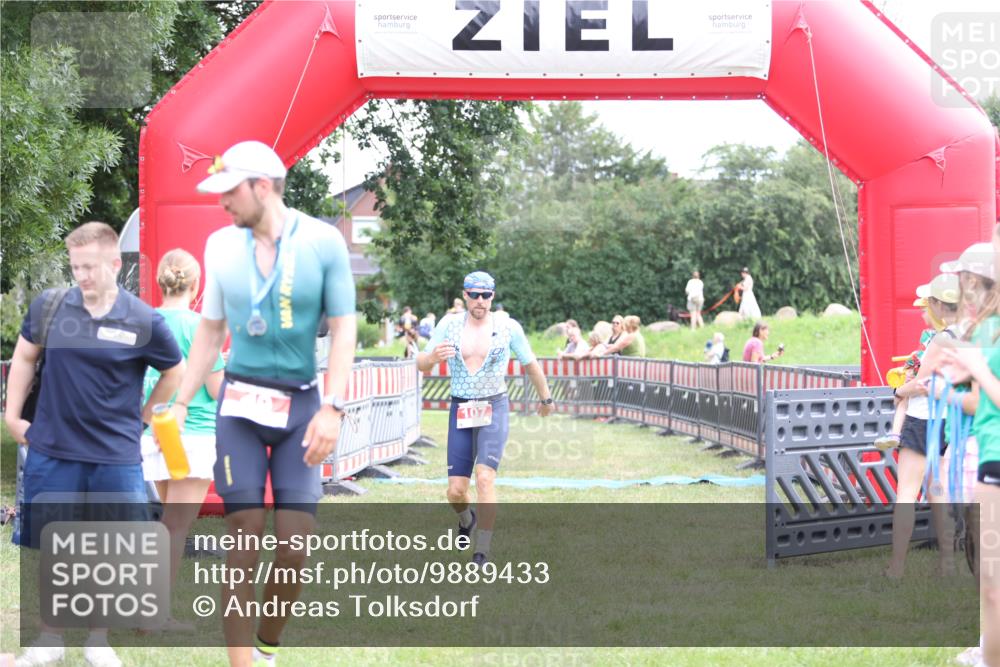 21.06.2026 - 29. Vierlanden-Triathlon Andreas Tolksdorf http://msf.ph/oto/9889433 21.06.2026 12:36:06 Ziel 107, 107 meine-sportfotos.de