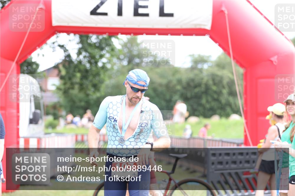 21.06.2026 - 29. Vierlanden-Triathlon Andreas Tolksdorf http://msf.ph/oto/9889446 21.06.2026 12:36:13 Ziel  meine-sportfotos.de