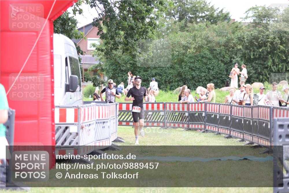 21.06.2026 - 29. Vierlanden-Triathlon Andreas Tolksdorf http://msf.ph/oto/9889457 21.06.2026 12:36:47 Ziel 63, 148, 63, 148 meine-sportfotos.de
