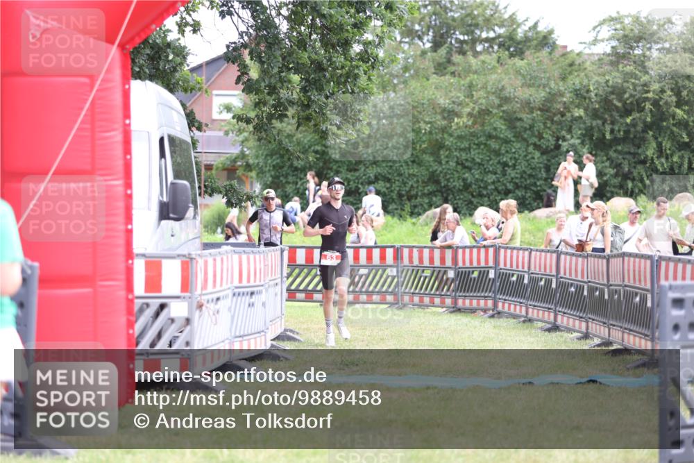 21.06.2026 - 29. Vierlanden-Triathlon Andreas Tolksdorf http://msf.ph/oto/9889458 21.06.2026 12:36:47 Ziel 63, 148, 63, 148 meine-sportfotos.de