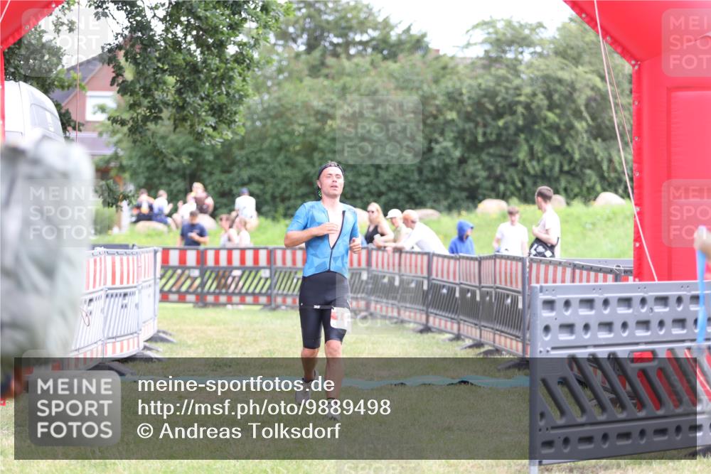 21.06.2026 - 29. Vierlanden-Triathlon Andreas Tolksdorf http://msf.ph/oto/9889498 21.06.2026 12:37:38 Ziel 108, 108 meine-sportfotos.de