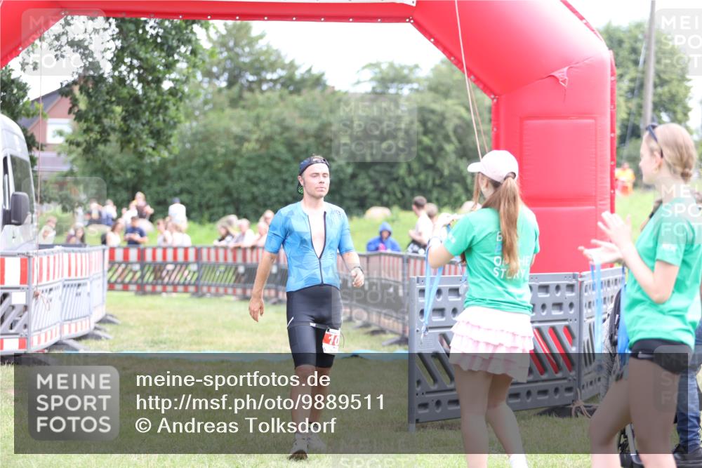 21.06.2026 - 29. Vierlanden-Triathlon Andreas Tolksdorf http://msf.ph/oto/9889511 21.06.2026 12:37:40 Ziel 108, 108 meine-sportfotos.de