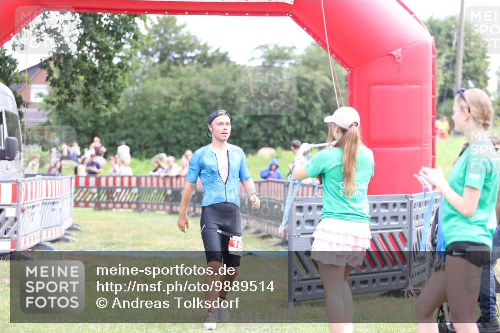 21.06.2026 - 29. Vierlanden-Triathlon Andreas Tolksdorf http://msf.ph/oto/9889514 21.06.2026 12:37:41 Ziel 108, 108 meine-sportfotos.de