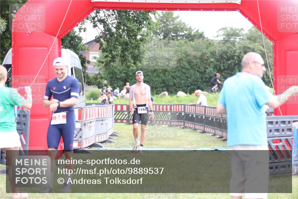 21.06.2026 - 29. Vierlanden-Triathlon Andreas Tolksdorf http://msf.ph/oto/9889537 21.06.2026 12:38:51 Ziel 24, 1355, 24, 1355 meine-sportfotos.de