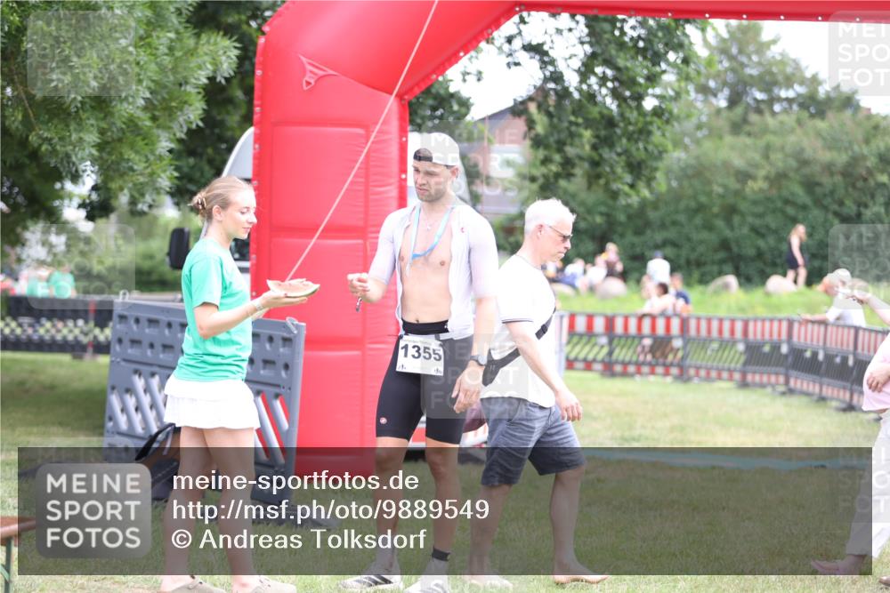 21.06.2026 - 29. Vierlanden-Triathlon Andreas Tolksdorf http://msf.ph/oto/9889549 21.06.2026 12:39:15 Ziel 202, 202 meine-sportfotos.de