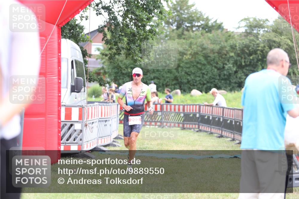 21.06.2026 - 29. Vierlanden-Triathlon Andreas Tolksdorf http://msf.ph/oto/9889550 21.06.2026 12:39:24 Ziel 16, 202, 16, 202 meine-sportfotos.de
