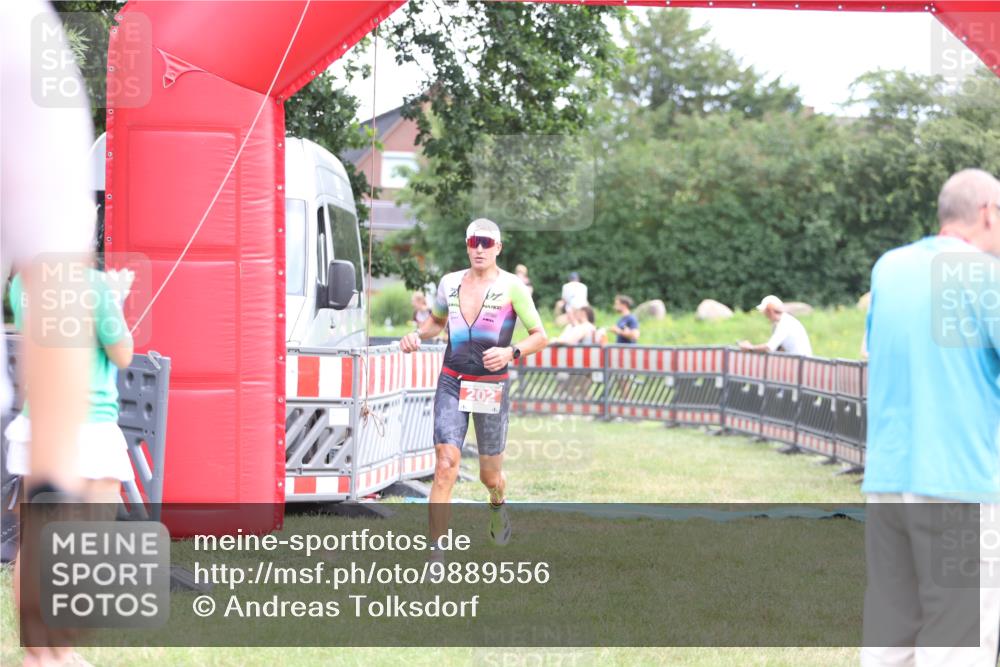 21.06.2026 - 29. Vierlanden-Triathlon Andreas Tolksdorf http://msf.ph/oto/9889556 21.06.2026 12:39:25 Ziel 16, 202, 16, 202 meine-sportfotos.de