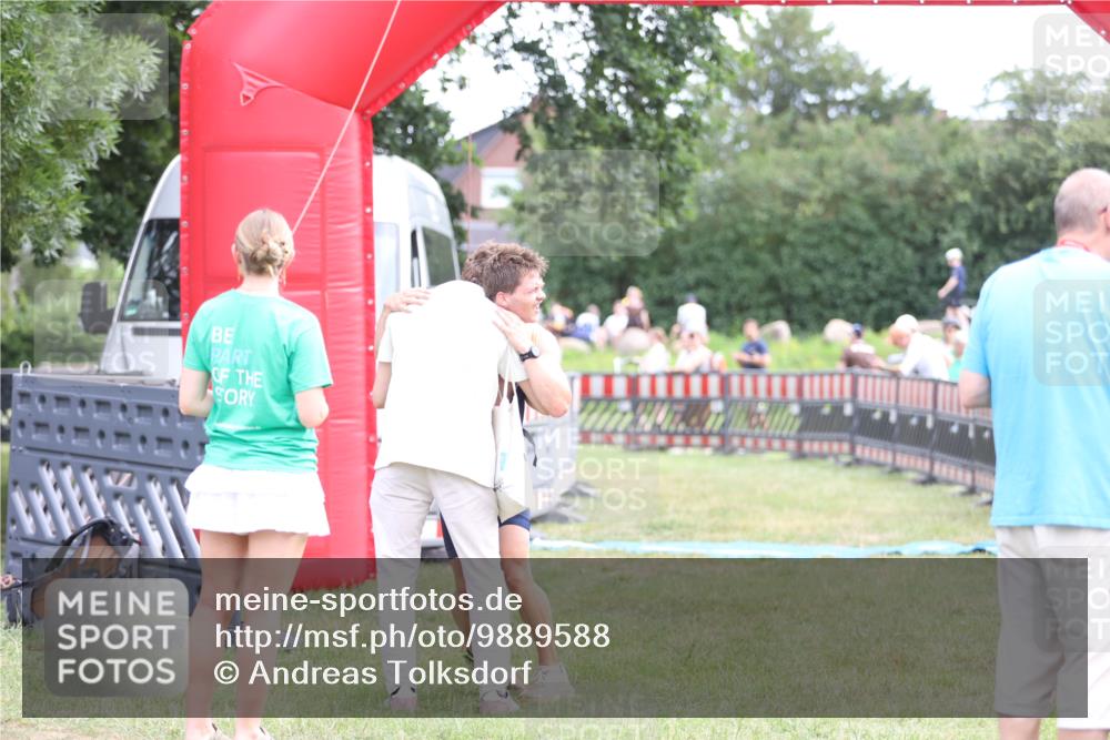21.06.2026 - 29. Vierlanden-Triathlon Andreas Tolksdorf http://msf.ph/oto/9889588 21.06.2026 12:39:38 Ziel 16, 16 meine-sportfotos.de