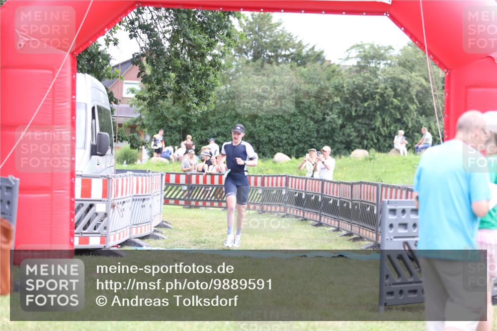 21.06.2026 - 29. Vierlanden-Triathlon Andreas Tolksdorf http://msf.ph/oto/9889591 21.06.2026 12:43:18 Ziel 639, 639 meine-sportfotos.de