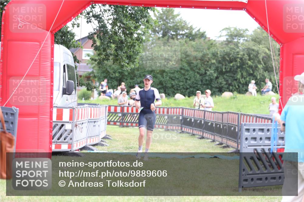21.06.2026 - 29. Vierlanden-Triathlon Andreas Tolksdorf http://msf.ph/oto/9889606 21.06.2026 12:43:18 Ziel 639, 639 meine-sportfotos.de