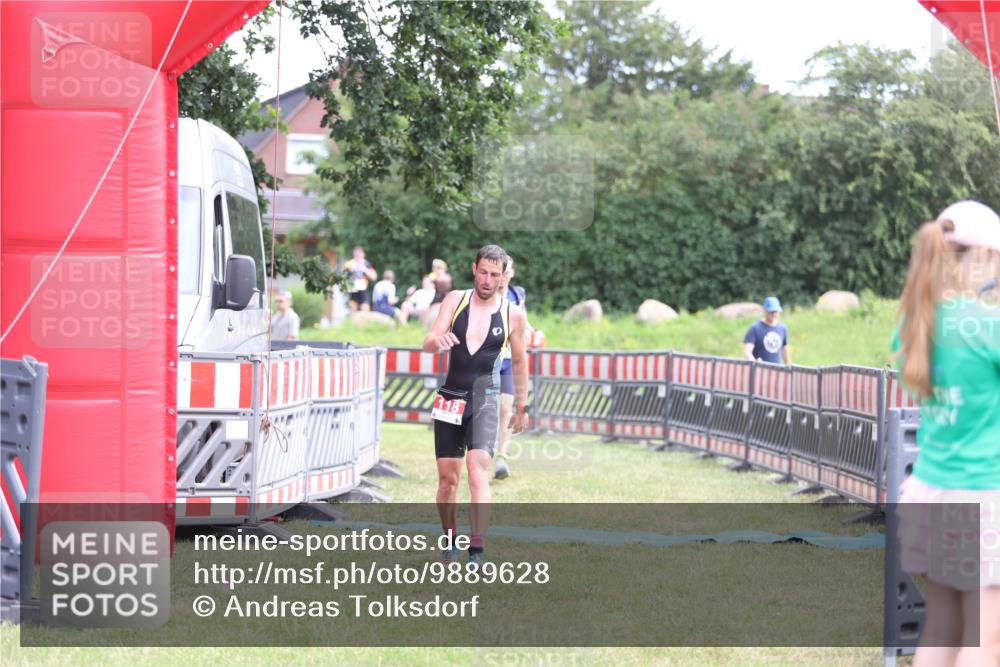 21.06.2026 - 29. Vierlanden-Triathlon Andreas Tolksdorf http://msf.ph/oto/9889628 21.06.2026 12:44:16 Ziel 118, 819, 118, 819 meine-sportfotos.de
