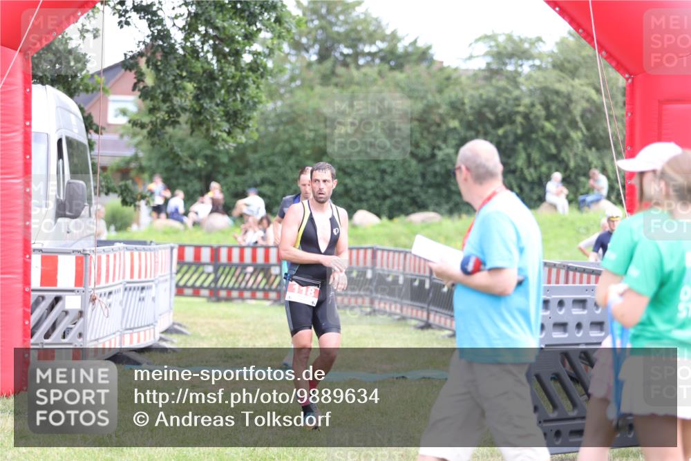 21.06.2026 - 29. Vierlanden-Triathlon Andreas Tolksdorf http://msf.ph/oto/9889634 21.06.2026 12:44:18 Ziel 118, 819, 118, 819 meine-sportfotos.de