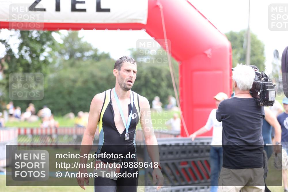 21.06.2026 - 29. Vierlanden-Triathlon Andreas Tolksdorf http://msf.ph/oto/9889648 21.06.2026 12:44:32 Ziel 667, 667 meine-sportfotos.de