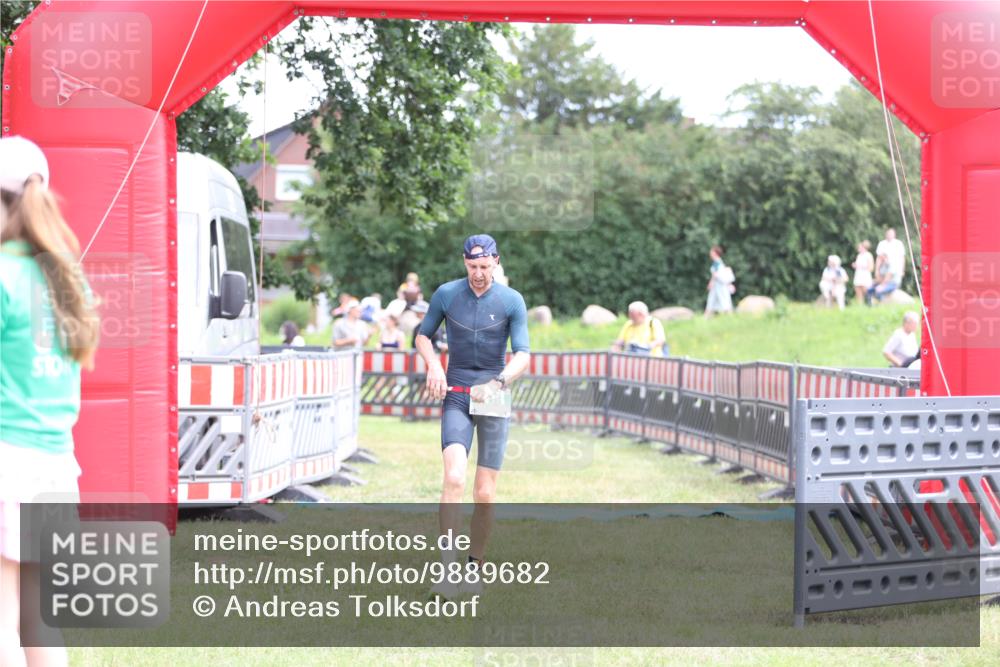 21.06.2026 - 29. Vierlanden-Triathlon Andreas Tolksdorf http://msf.ph/oto/9889682 21.06.2026 12:45:48 Ziel 686, 686 meine-sportfotos.de