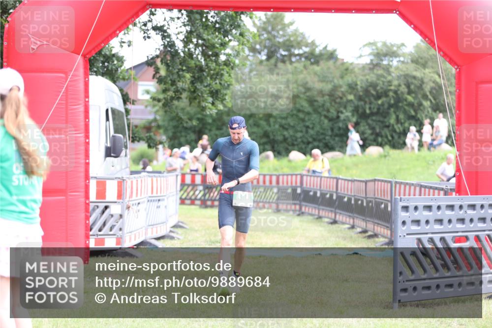 21.06.2026 - 29. Vierlanden-Triathlon Andreas Tolksdorf http://msf.ph/oto/9889684 21.06.2026 12:45:48 Ziel 686, 686 meine-sportfotos.de