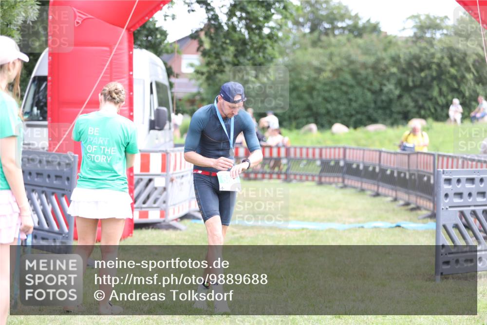 21.06.2026 - 29. Vierlanden-Triathlon Andreas Tolksdorf http://msf.ph/oto/9889688 21.06.2026 12:45:54 Ziel  meine-sportfotos.de