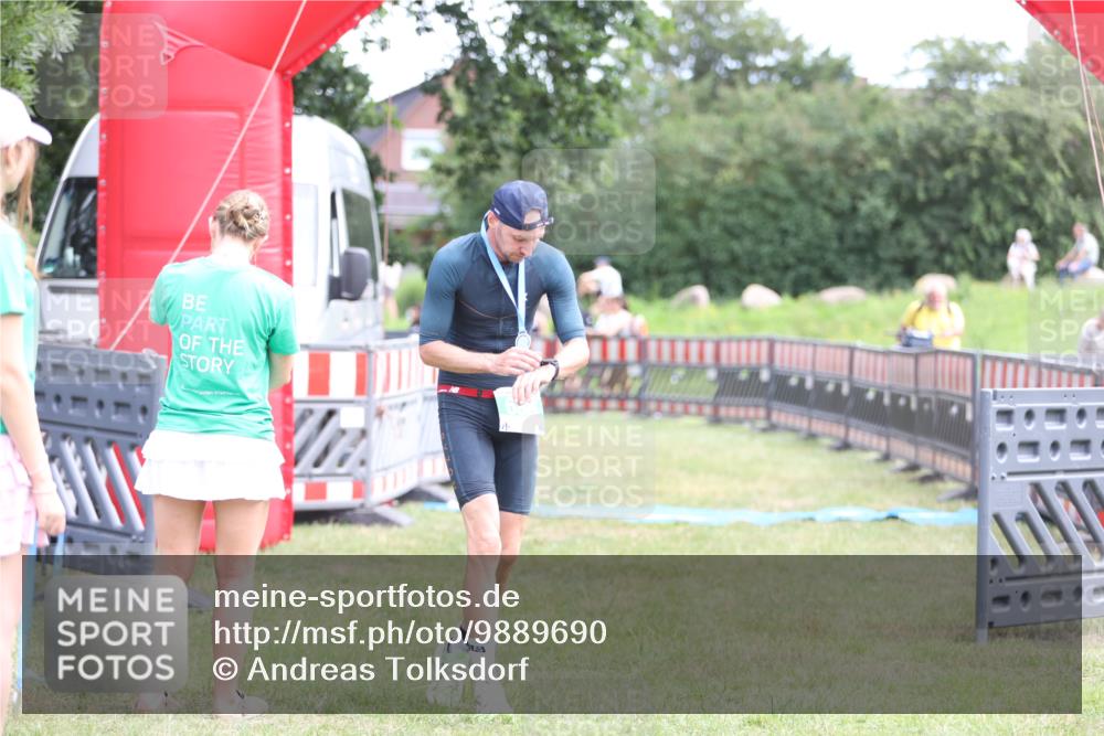21.06.2026 - 29. Vierlanden-Triathlon Andreas Tolksdorf http://msf.ph/oto/9889690 21.06.2026 12:45:54 Ziel  meine-sportfotos.de