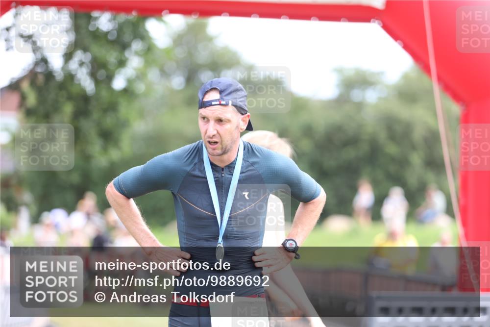 21.06.2026 - 29. Vierlanden-Triathlon Andreas Tolksdorf http://msf.ph/oto/9889692 21.06.2026 12:45:58 Ziel  meine-sportfotos.de