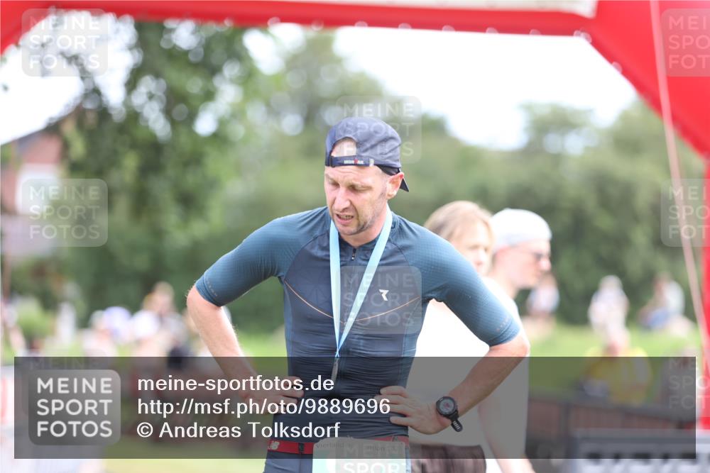 21.06.2026 - 29. Vierlanden-Triathlon Andreas Tolksdorf http://msf.ph/oto/9889696 21.06.2026 12:45:58 Ziel  meine-sportfotos.de
