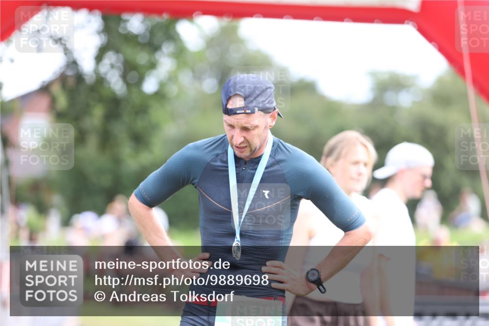 21.06.2026 - 29. Vierlanden-Triathlon Andreas Tolksdorf http://msf.ph/oto/9889698 21.06.2026 12:45:59 Ziel  meine-sportfotos.de