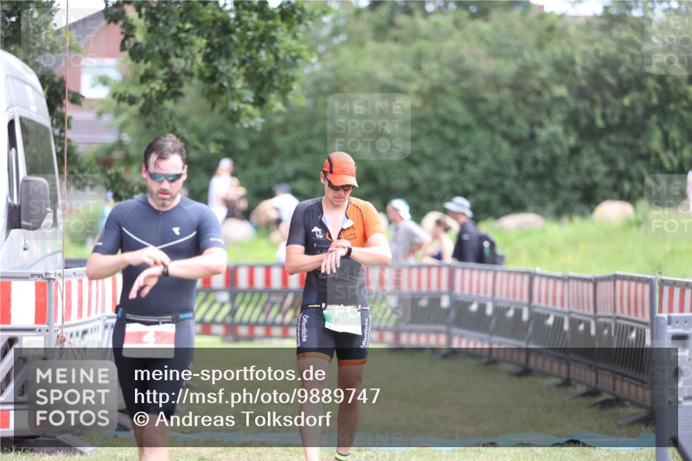 21.06.2026 - 29. Vierlanden-Triathlon Andreas Tolksdorf http://msf.ph/oto/9889747 21.06.2026 12:47:12 Ziel 4, 704, 4, 704 meine-sportfotos.de