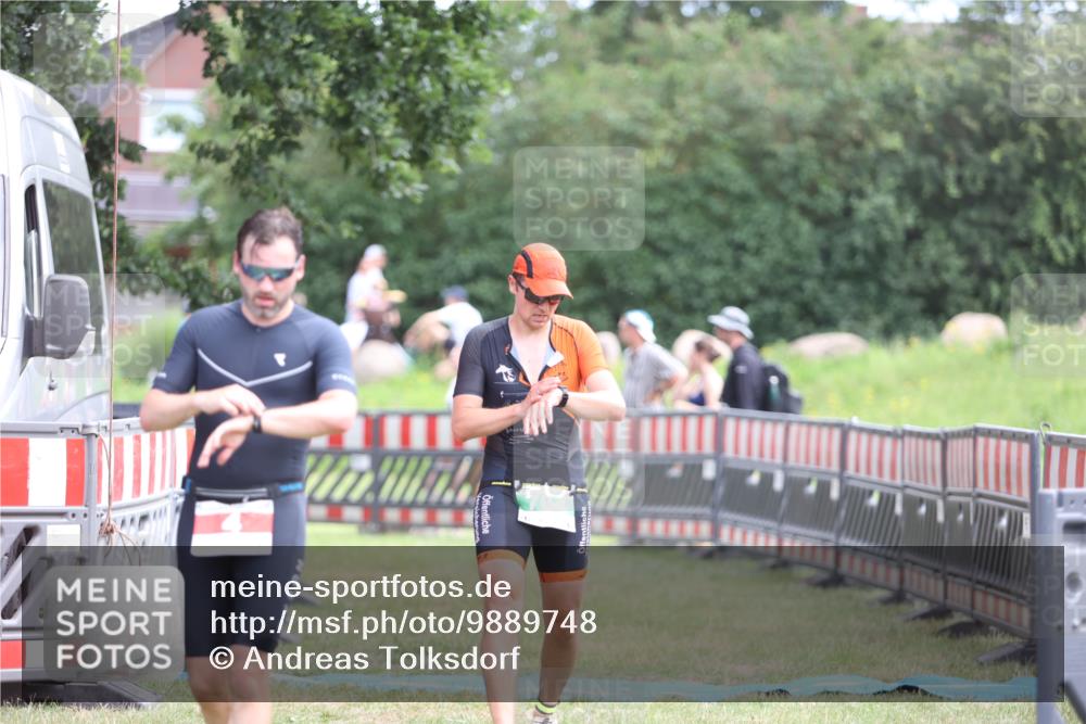 21.06.2026 - 29. Vierlanden-Triathlon Andreas Tolksdorf http://msf.ph/oto/9889748 21.06.2026 12:47:12 Ziel 4, 704, 4, 704 meine-sportfotos.de