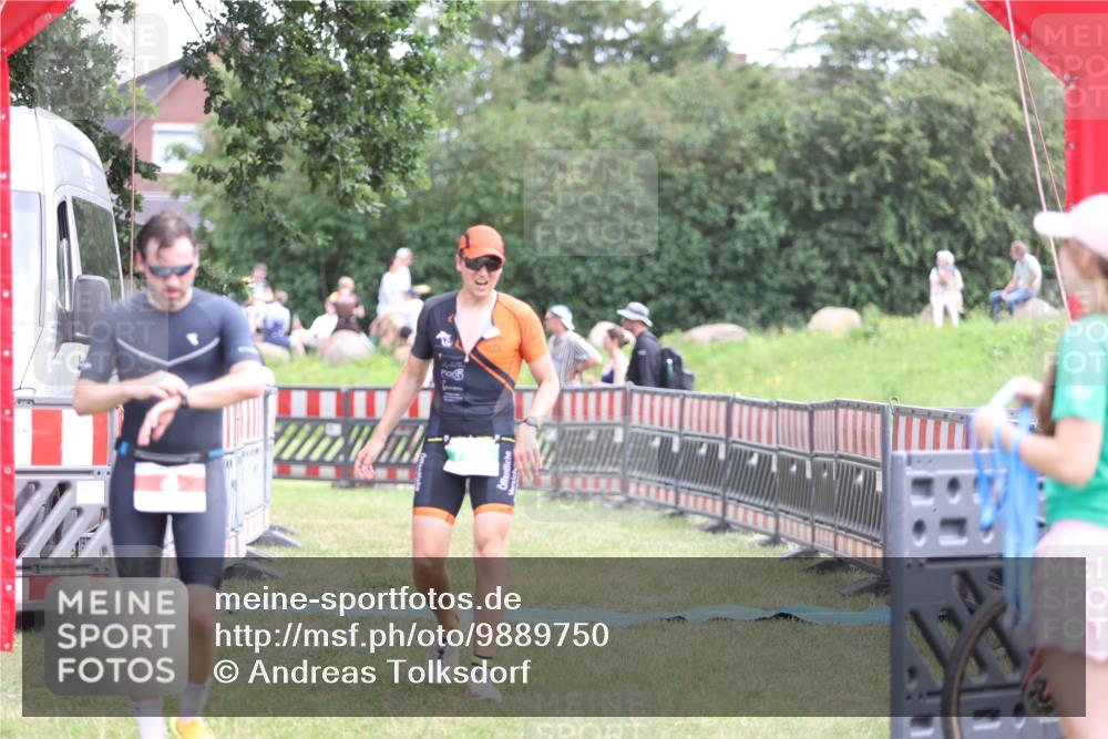 21.06.2026 - 29. Vierlanden-Triathlon Andreas Tolksdorf http://msf.ph/oto/9889750 21.06.2026 12:47:12 Ziel 4, 704, 4, 704 meine-sportfotos.de