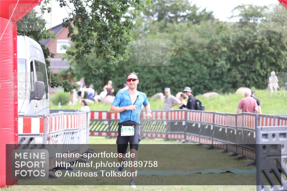 21.06.2026 - 29. Vierlanden-Triathlon Andreas Tolksdorf http://msf.ph/oto/9889758 21.06.2026 12:47:36 Ziel 653, 653 meine-sportfotos.de