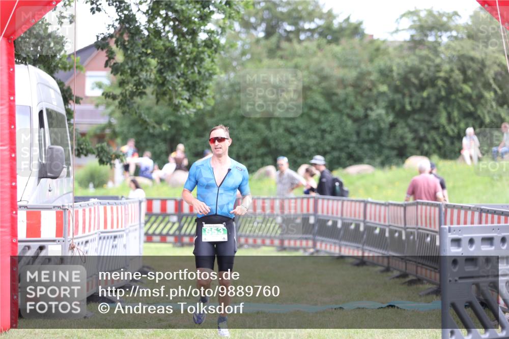 21.06.2026 - 29. Vierlanden-Triathlon Andreas Tolksdorf http://msf.ph/oto/9889760 21.06.2026 12:47:36 Ziel 653, 653 meine-sportfotos.de