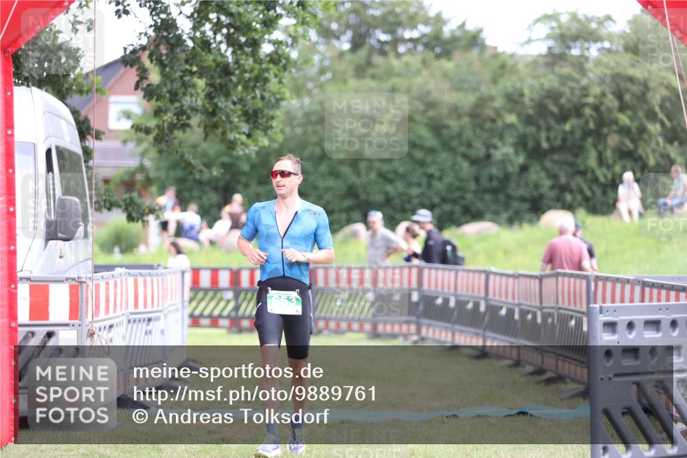 21.06.2026 - 29. Vierlanden-Triathlon Andreas Tolksdorf http://msf.ph/oto/9889761 21.06.2026 12:47:36 Ziel 653, 653 meine-sportfotos.de