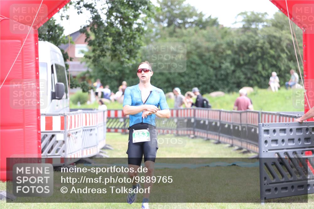21.06.2026 - 29. Vierlanden-Triathlon Andreas Tolksdorf http://msf.ph/oto/9889765 21.06.2026 12:47:37 Ziel 653, 653 meine-sportfotos.de