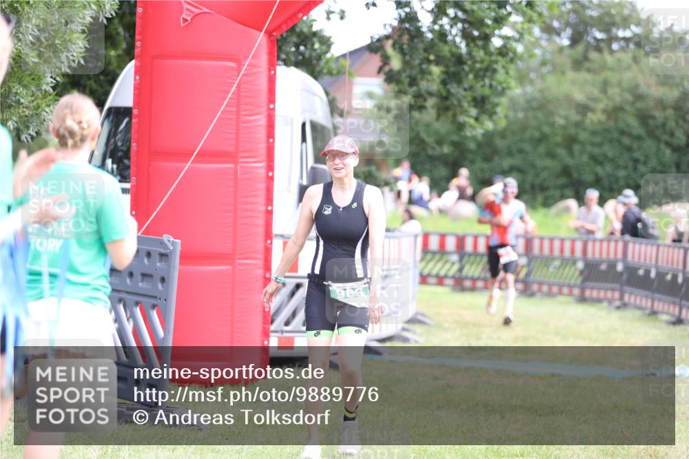 21.06.2026 - 29. Vierlanden-Triathlon Andreas Tolksdorf http://msf.ph/oto/9889776 21.06.2026 12:48:00 Ziel 197, 906, 197, 906 meine-sportfotos.de