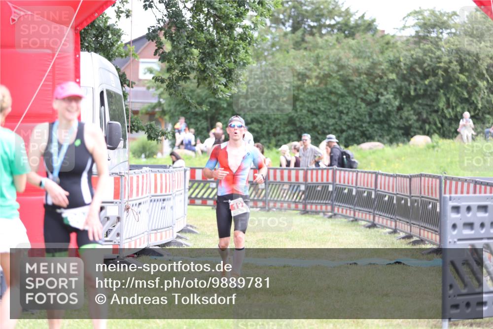 21.06.2026 - 29. Vierlanden-Triathlon Andreas Tolksdorf http://msf.ph/oto/9889781 21.06.2026 12:48:04 Ziel 197, 197 meine-sportfotos.de