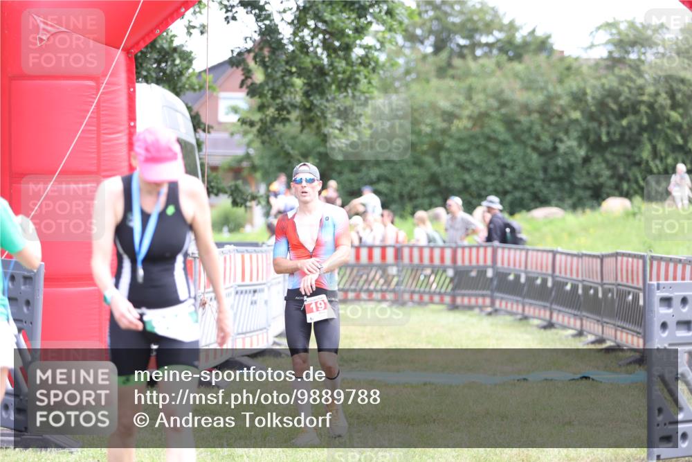 21.06.2026 - 29. Vierlanden-Triathlon Andreas Tolksdorf http://msf.ph/oto/9889788 21.06.2026 12:48:06 Ziel 197, 197 meine-sportfotos.de