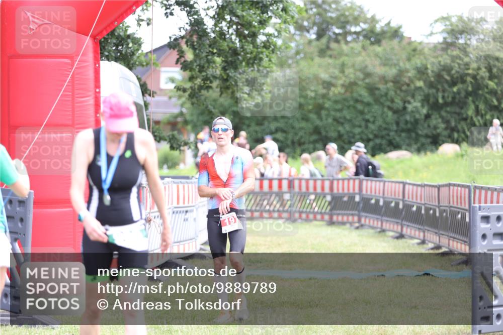 21.06.2026 - 29. Vierlanden-Triathlon Andreas Tolksdorf http://msf.ph/oto/9889789 21.06.2026 12:48:06 Ziel 197, 197 meine-sportfotos.de