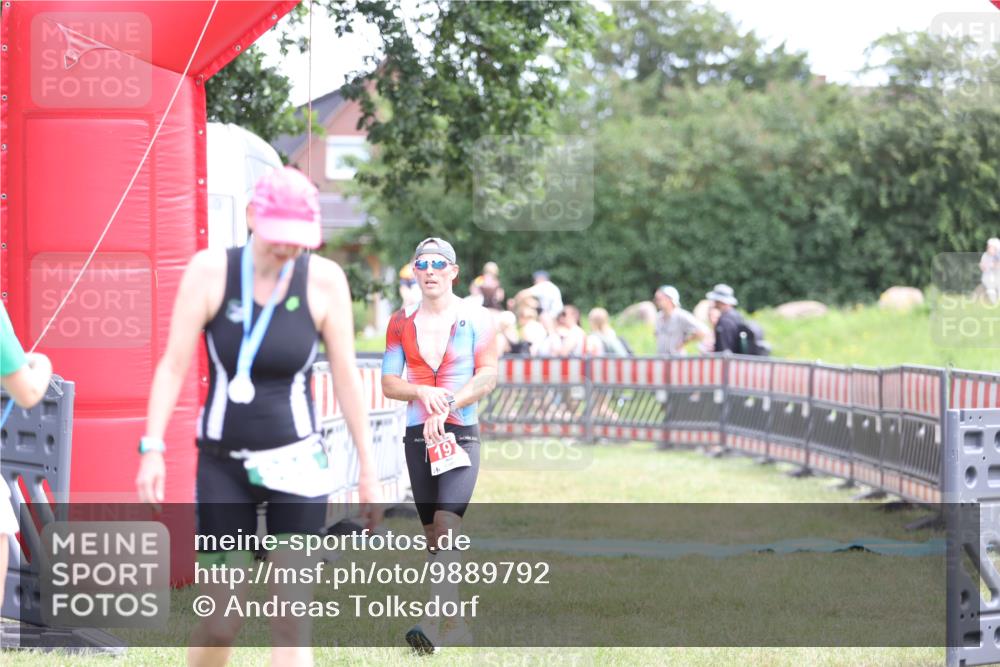 21.06.2026 - 29. Vierlanden-Triathlon Andreas Tolksdorf http://msf.ph/oto/9889792 21.06.2026 12:48:06 Ziel 197, 197 meine-sportfotos.de