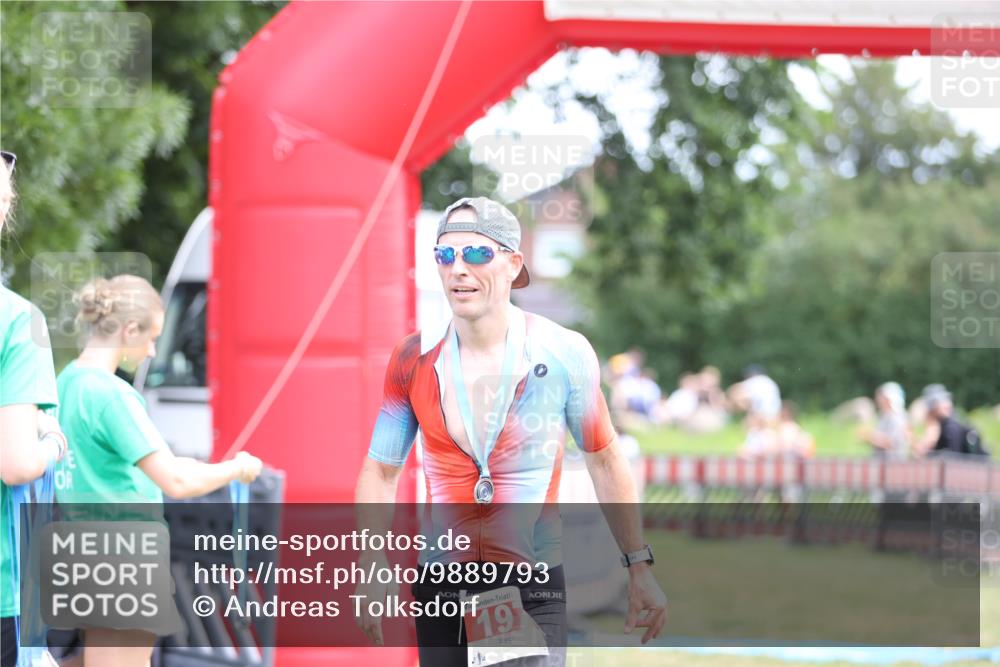 21.06.2026 - 29. Vierlanden-Triathlon Andreas Tolksdorf http://msf.ph/oto/9889793 21.06.2026 12:48:19 Ziel 13, 13 meine-sportfotos.de