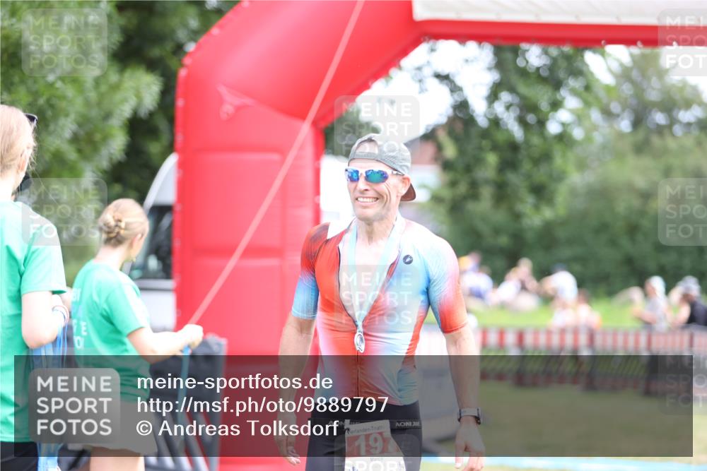 21.06.2026 - 29. Vierlanden-Triathlon Andreas Tolksdorf http://msf.ph/oto/9889797 21.06.2026 12:48:19 Ziel 13, 13 meine-sportfotos.de